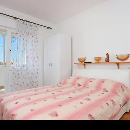 Stana Apartamento Brist